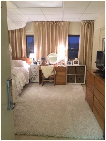 There are a few tips and tricks everyone should know when working with small spaces. How informed are you? Find out at Havenly.com Single Dorm Room, Curtain Tracks, Cozy Dorm Room, Dorm Sweet Dorm, Dorm Inspiration, Dorm Room Storage, Student Room, Dorm Room Designs, Dorm Room Organization