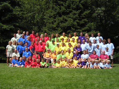 Family Reunion Pictures Group Photos, Family Reunion Picture Ideas, Family Reunion Photo Ideas, Family Reunion Ideas, Family Reunion Activities, Family Reunion Pictures, Family Reunion Photos, Large Family Portraits, Large Family Photos