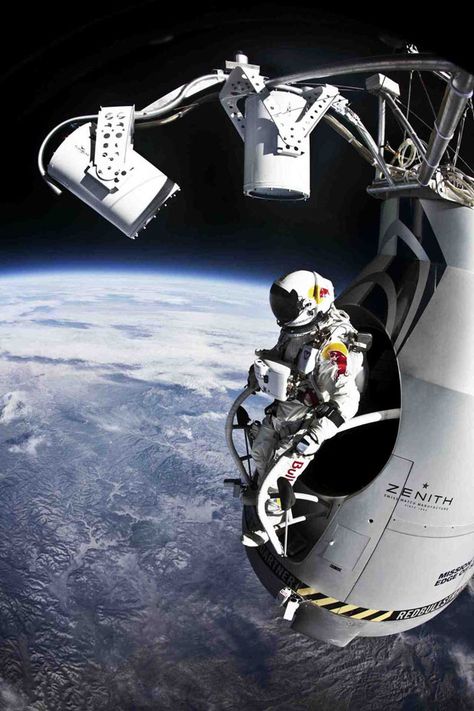 How to be Courageous: A Complete Guide to Developing Courage Felix Baumgartner, Amoled Wallpapers, Speed Of Sound, Bungee Jumping, Living On The Edge, Space Program, Space Nasa, First Humans, Kitesurfing