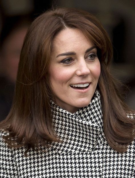 Kate Middleton short straight hair Kate Middleton Short Hair, Ducesa Kate, Kate Princess, Kate Middleton Hair, Kate Middleton Pictures, Kate Middleton Outfits, Kate Middleton Photos, Catherine Elizabeth Middleton, Princess Kate Middleton