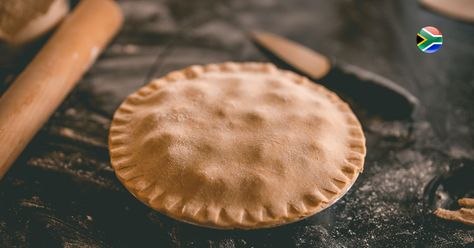 South African pepper steak pie - FinGlobal South African Pepper Steak Pie, Pepper Steak Pie Recipe South Africa, African Meat Pie Recipe, Pepper Steak Pie, Peper Steak, Steak Pie Recipe, Elk Meat Recipes, Elk Meat, Steak And Kidney Pie