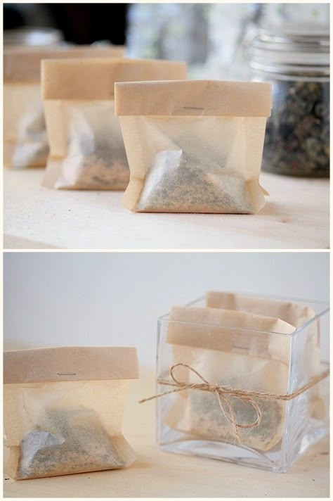 Pack herbs, salts, and other bath time joys into a tea filter and you've got yourself a mess-free bath. There is a long list of ingredients you can add in the instructions! Bath Tea Bags, Tub Tea, Herbal Bath Tea, Diy Kosmetik, Bath Tea, Herbal Bath, Astuces Diy, Diy Spa, Homemade Bath Products