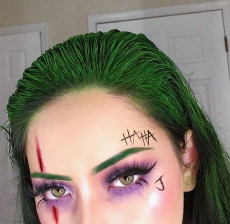 Joker Halloween Makeup, Female Joker, Joker Halloween, Joker Face, The Joker, Hair And Makeup, Halloween Makeup, Halloween Costume, Halloween Costumes