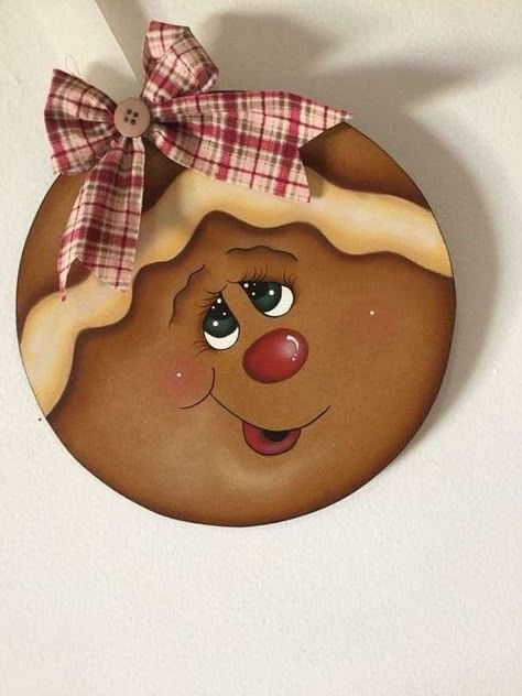 Gingerbread Faces Painting, Gingerbread Faces, Gingerbread Santa, Diy Christmas Candy, Christmas Decorations Centerpiece, Gingerbread Diy, Gingerbread People, Halloween Wood Crafts, Gingerbread House Ideas