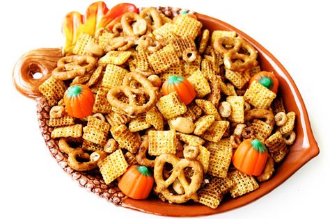 autumn-party-mix Bold Chex Mix Recipe, Homemade Chex Mix Recipe, Homemade Chex Mix, Chex Mix Recipe, Chex Mix Recipes, Gimme Some Oven, Snack Mix Recipes, Thanksgiving Appetizers, Chex Mix