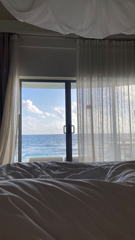 Relaxing trip with ocean view Ocean View From Balcony, Beach View Hotel Room, Ocean View Hotel Room, Hotel Balcony View, Relaxing Photos Aesthetic, Apartment With Ocean View, Apartment Ocean View, Hotel Window View, Bedrooms With A View