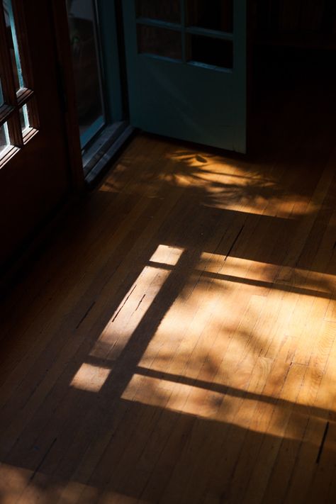 Edith Finch, Ask The Dust, Robert Doisneau, Through The Window, Chiaroscuro, Morning Light, On The Floor, The Window, The Floor