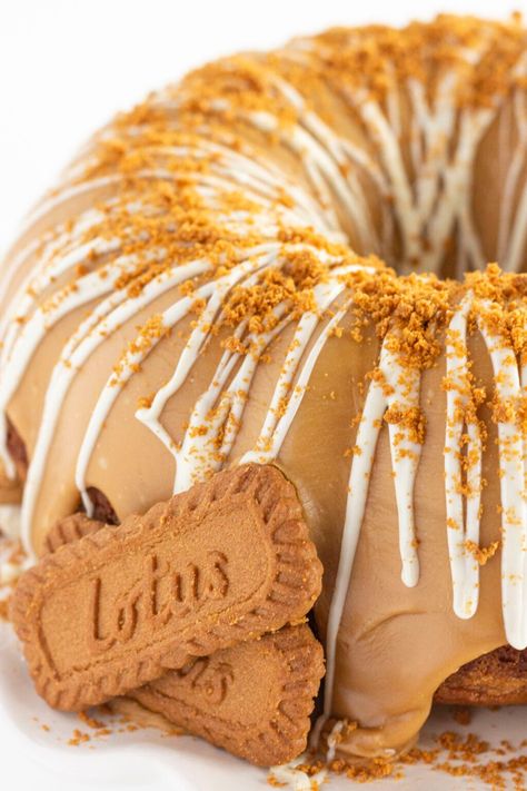 Butter Brickle Dessert, Recipes With Cake Batter Extract, Cookie Butter Sheet Cake, Easy Biscoff Cake Recipe, Cookie Butter Bundt Cake, Biscoff Cream Cheese Pound Cake, Biscoff Pound Cake Recipe, Vintage Bundt Cake Recipes, Cookie Butter Cakes