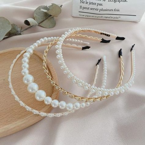 Pearl Headband Wedding, Lady Hair, Designer Hair Accessories, Hair Tie Accessories, Bead Hair Accessories, Fotografi Vintage, Headband Jewelry, Hair Accessories Collection, Hair Band Accessories