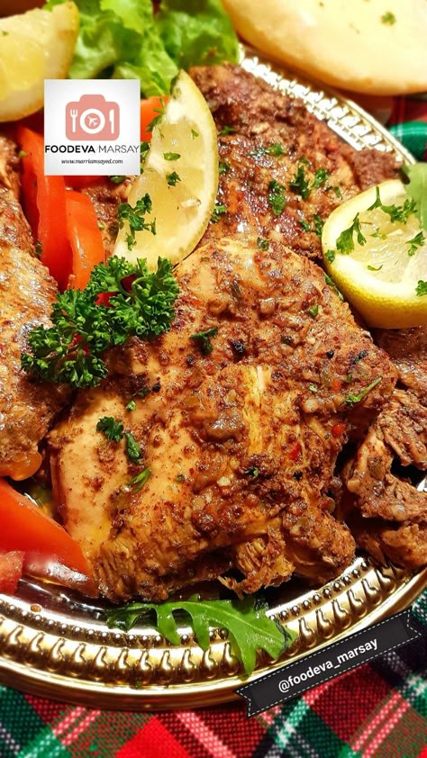 Sumac Chicken, Middle Eastern Recipes Arabic Food, Persian Food Iranian Cuisine, Sumac Recipes, Zaatar Recipe, Halaal Recipes, Iranian Cuisine, Middle East Recipes, Doner Kebab