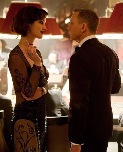 Daniel Craig ❤ (fanpage) on Instagram: “Daniel Craig and Bérénice Marlohe in Skyfall 2012❤❤❤🎬📽🔝 . . #danielcraigfans #danielcraigjamesbond #danielcraig #danielcraig007…” Berenice Marlohe, Bérénice Marlohe, Daniel Craig James Bond, James Bond Girls, Casino Movie, Javier Bardem, Bond Girl, Casino Night Party, Casino Outfit