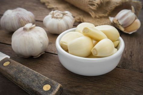 8 Mistakes You're Making When Cooking With Garlic Foods High In Zinc, Garlic Health Benefits, Garlic Benefits, Garlic Uses, Garlic Recipes, Fresh Garlic, Red Meat, Polenta, Martha Stewart