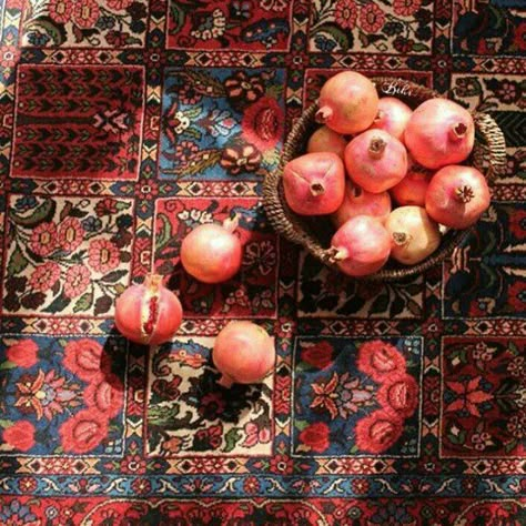 Persian Aesthetic, Pomegranate Liqueur, Antique Hand Tools, Nature Goddess, Rennaissance Art, Still Life Photos, Pomegranate Seeds, Still Life Art, Coffee And Books