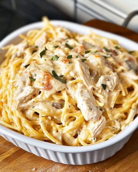 Chicken Tretazzini Recipe, Tetrazzini Recipes, Easy Chicken Tetrazzini, Chicken Tetrazzini Recipes, Fantastic Recipes, Chicken Tetrazzini, Wild Rice, Creamy Chicken, Rotisserie Chicken