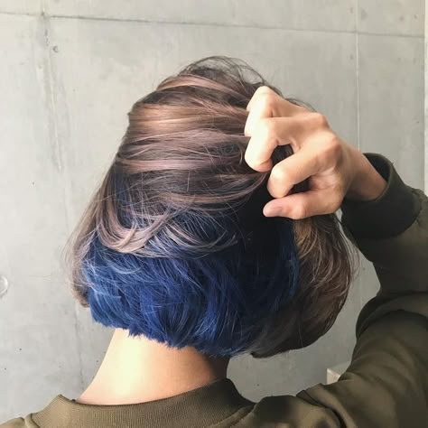 Underlayer Blue Hair, Brown Hair With Dyed Underlayer, Hair Inspo Color Short, Brown Blue Hair, Blue Hair Outfit, Brown And Blue Hair, Blue Hair Ideas, Blue Brown Hair, Hidden Hair Color