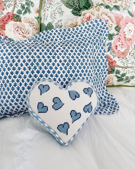 Nan Philip on Instagram: “💙 💙 💙 Quite happy with this little needlepoint project. •Canvas by Silver Needle purchased from @LycetteDesigns • @SilkAndIvory threads…” Diy Needlepoint Pillow, How To Needlepoint, Needlepoint Finishing, Needlepoint Pillow Kits, Needlepoint Projects, Pink Keychain, Needlepoint Ideas, Big Pillows, Cross Stitch Pillow