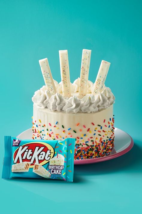 Kit Kat Is Releasing Birthday Cake Bars in April 2020 Insane Cakes, Kit Kat Bar, Kit Kat Flavors, Farewell Cake, Mermaid Food, Gift Ideas For Foodies, Cake Varieties, Kit Kat Cake, Restaurant Foods