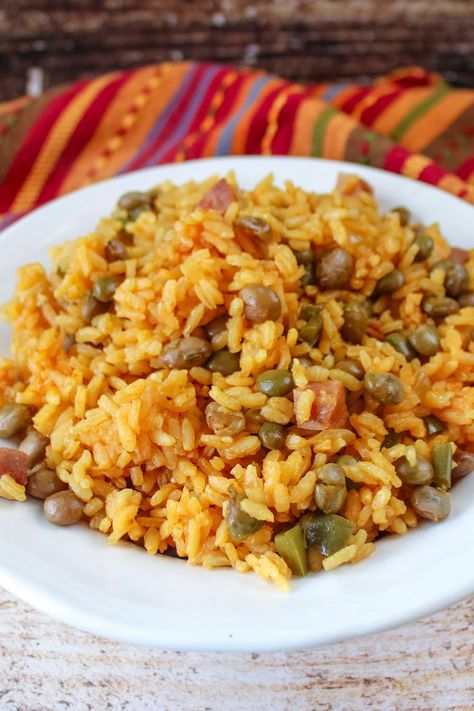 Arroz Con Gandules Gandule Rice, Arroz Con Gandules Recipe, Cubed Ham, Green Pigeon, Pigeon Peas, Spanish Rice, Easy Lunch Recipes, Food Tasting, Breakfast For Dinner