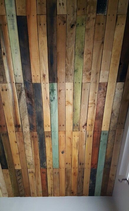 Pallet Ceiling Ideas, Pallets Ceiling Ideas, Pallet Roofing Ideas, Pallet Wood Ceilings, Pallet Wood Ceiling, Pallet Ceiling Bathroom, Planking Ceiling Diy, Pallet Ceiling, Carport Plans