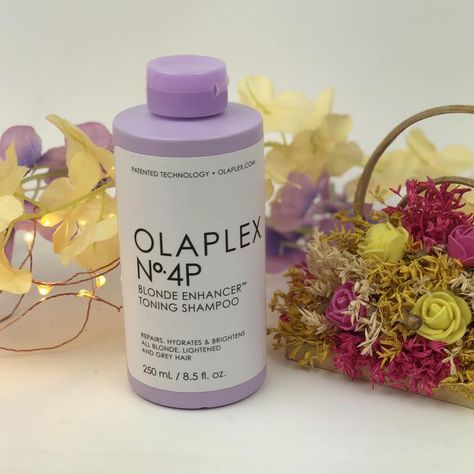 Olaplex 4P Blonde Enhancer Toning Shampoo 🌸💜 A sulfate-free toning shampoo that strengthens, hydrates, and neutralizes brassiness, leaving hair hydrated from roots to ends. Suitable for straight, wavy, curly, and coily hair, it enhances brightness and neutralizes brass after one use. Perfect for blonde, lightened, or gray hair—natural or color-treated—this non-drying formula boosts blonde brightness three times more than leading purple shampoos. Ideal for rotating into any hair care routine ... Gray Hair Natural, Toning Shampoo, Natural Gray Hair, Purple Shampoo, Coily Hair, Hair Natural, Sulfate Free, Shampoos, Gray Hair