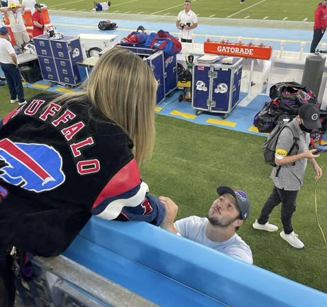 Nfl Boyfriend Aesthetic, Sports Wife Aesthetic, Josh Allen Girlfriend, Nfl Wag Aesthetic, Nfl Wife Aesthetic, Nfl Wag, Sports Wife, Football Bf, Nfl Wife