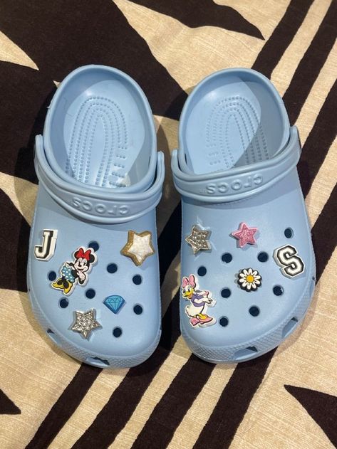 Blue Crocs Aesthetic, Crocs Aesthetics, Light Blue Crocs, Homemade Putty, Crocs Aesthetic, Charms Crocs, Sneakerhead Room, Crocs Outfit, Blue Crocs