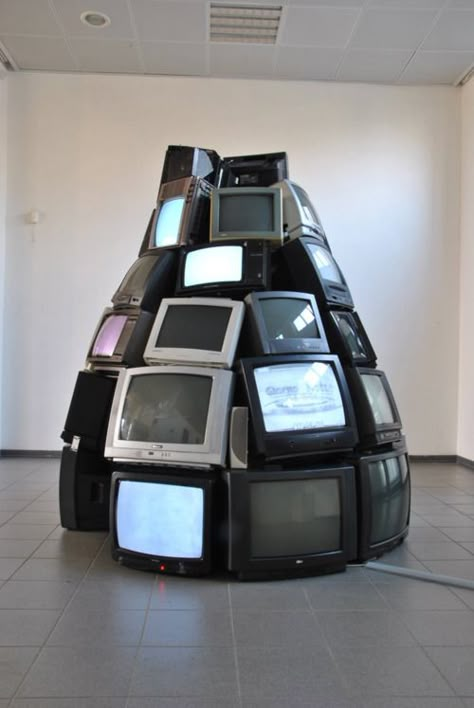 . Nam June Paik, Bulletin Journal, Crt Tv, Reference Board, Xmas Lights, Video Installation, Video Wall, Old Tv, Retro Futurism