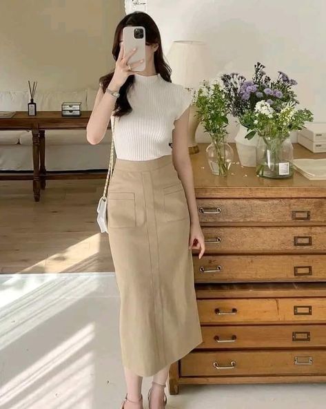 Classy Conservative Outfits, Comfy Trendy Outfits, Modest Girly Outfits, Conservative Outfits, Neat Casual Outfits, Simple Casual Outfits, Elegant Outfit Classy, Clothes Korean Style, Fashion Top Outfits