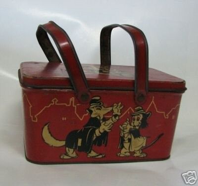 Old Walt Disney Metal Litho Lunchbox PINOCCHIO 1940 | #29985916 Tin Lunch Boxes, Vintage Picnic Basket, Vintage Lunch Boxes, Lunch Pail, Lata Vintage, Vintage Picnic, Red Wagon, Tin Metal, Tin Containers