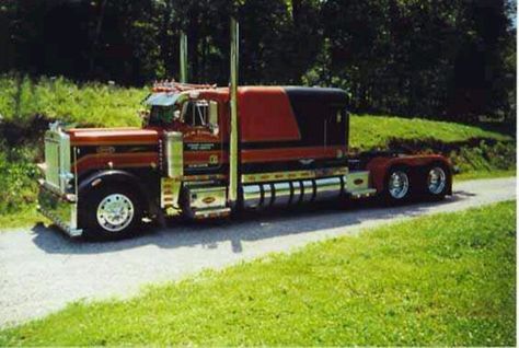 Got sleeper Portable Chicken Run, Chicken Run Ideas, Peterbilt 359, American Trucks, Custom Big Rigs, Road Train, Chicken Run, Show Trucks, Kenworth Trucks