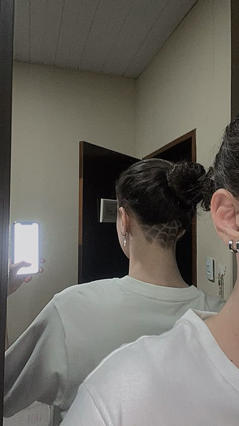 Undercuts For Women Design, Undercut On Women, Small Undercut Designs, Undercut On Curly Hair, Women Undercut Designs, Undercut Women Design, Small Undercut Women, Shaved Back Hairstyles, Under Shaved Hair Designs