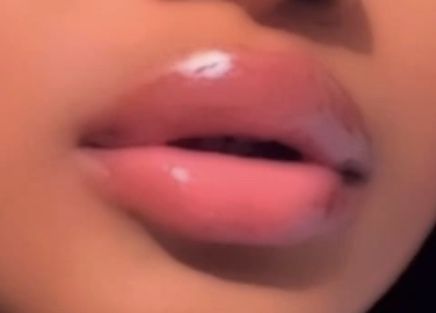 Lips With No Cupids Bow, Thick Lips Aesthetic, Rounded Cupids Bow Lips, Pink Lip Aesthetic, Cupids Bow Lips, Burgundy Acrylic Nails, Heart Shaped Lips, Botox Lips, Peach Lips