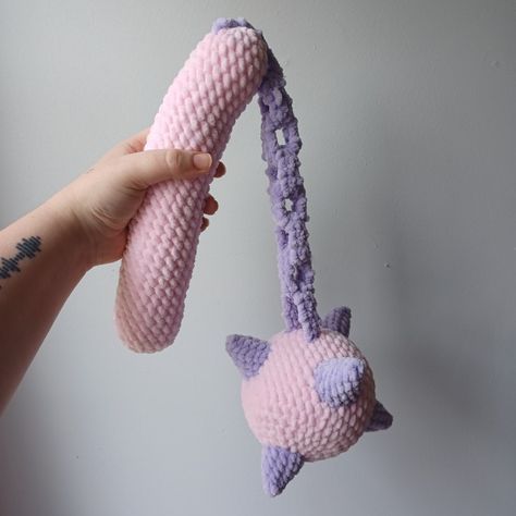 Pastel-colored crochet flail or morningstar stuffed sculpture in soft chenille yarn Bow And Arrow Crochet, Crochet Design Pattern, Kawaii Crochet, Fun Crochet Projects, Diy Crochet Projects, Yarn Projects, Crochet Stitch, Bag Crochet, Crochet Gifts