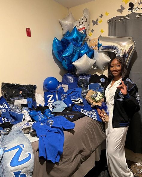 Fashionably Zeta on Instagram: “💙 Soo Sweet New Members💙💙💙💙 Welcome to the Sisterhood! Repost from @thereal.nyaaa • I was born fine so I became a ZETA💙🕊 7-ΔB-22 #zphib…” Zeta Phi Beta Room Decor, Zeta Phi Beta Photoshoot, Greek Paraphernalia, Divine 9, The Sisterhood, Phi Beta Sigma, Dream Aesthetic, Zeta Phi Beta, Kitty Kitty