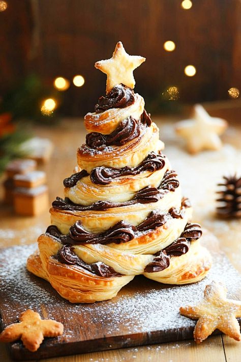 Easy Pull-Apart Nutella Christmas Tree Holiday Pull Apart Bread, Christmas Tree Dessert Ideas, Puff Pastry Christmas Desserts, Pizza Dough Christmas Tree, Pull Apart Bread Christmas Tree, Pull Apart Garlic Cheese Bread, Pepperoni Pull Apart Bread, Homemade Cheesy Bread, Pull Apart Christmas Tree Bread