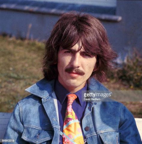 George Harrison of English rock and pop group The Beatles, wearing a... News Photo - Getty Images Unforgettable Song, Beatles George, Beatles Photos, Musical Film, The Fab Four, Ringo Starr, George Harrison, Still Image, Paul Mccartney