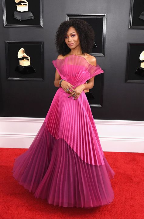 All Grammys 2019 Red Carpet Celebrity Dresses & Looks Red Carpet Dresses 2019, Celebrity Inspired Dresses, Celebrity Red Carpet, On The Red Carpet, Couture Gowns, Looks Chic, Red Carpet Dresses, Red Carpet Looks, Fashion Pattern