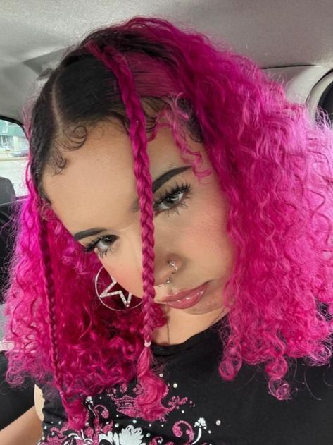 Jaw DROPPING 🤯 @vvitchhuntt is absoultely slaying this look in Virgin Pink and we are LOVING every second of it! 🙌 Curly Pink Hair, Fox Hair Dye, Fox Hair Color, Dyed Curly Hair, Fox Hair, Arctic Fox Hair Color, Vivid Hair Color, Colored Curly Hair, Pelo Afro