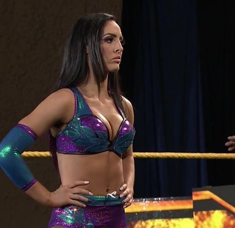 Peyton Royce, Wrestling Divas, Wwe Superstars, Royce, Athletic Women, Wwe, Diva