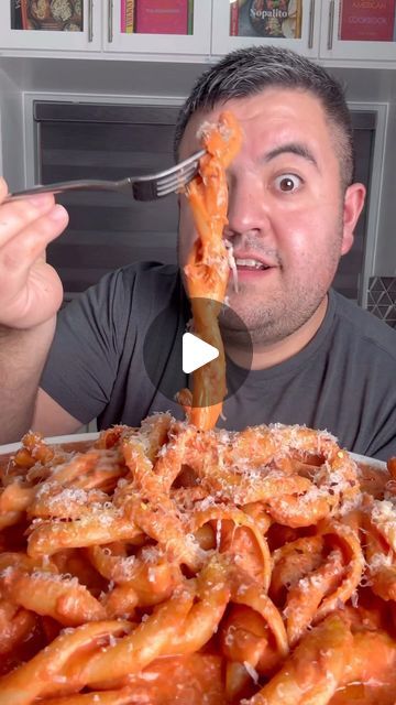 Alfredo Garcia on Instagram: "Vodka Sauce Pasta 🍝 #freddsters #foodie #cooking #recipe #pasta #vodkasauce #easyrecipe" Vodka Sauce Pasta Bake, Baked Vodka Pasta Recipe, Ala Vodka Pasta, Pasta Ala Vodka Recipes, Sausage Vodka Sauce Pasta, Alfredo Garcia, Vodka Sauce Pasta, Vodka Sauce, Pasta Sauce