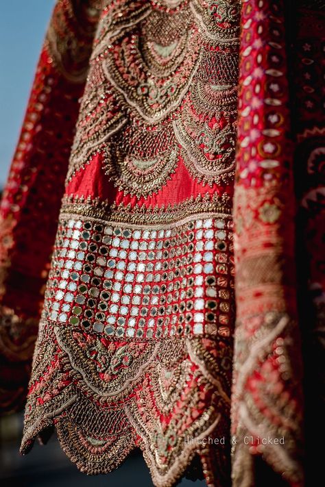 Anamika Khanna Embroidery Details, Sabyasachi Embroidery Details, Anamika Khanna Bridal Lehenga, Anamika Khanna Embroidery, Anamika Khanna Bridal, Anamika Khanna Lehenga, Indian Embroidery Designs, Lehenga Red, Contemporary Bridal