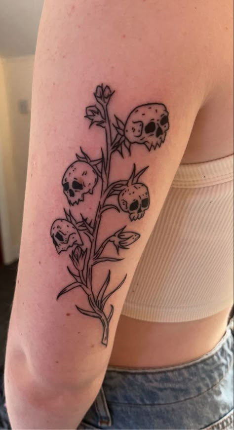 Half Sleeve Tattoo Ideas, Hippie Tattoo, Sleeve Tattoo Ideas, Goth Tattoo, Girl Arm Tattoos, Mushroom Tattoos, Clever Tattoos, Upper Arm Tattoos, Gothic Tattoo