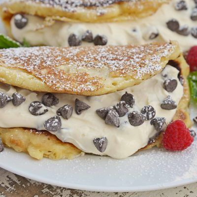 Breakfast Cannoli, Cannoli Pancakes, Ihop Food, Italian Cannoli, Popover Recipe, Cannoli Filling, Cannoli Recipe, Fancy Breakfast, Best Pancake Recipe