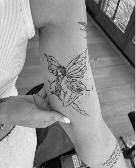 Small Fairy Tattoos, Tato Minimal, Fairy Tattoo Designs, Petite Tattoos, Dope Tattoos For Women, Stylist Tattoos, Fairy Tattoo, Discreet Tattoos, Dainty Tattoos