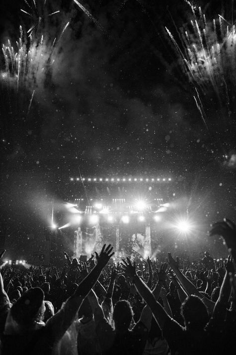 Concert Images, Biffy Clyro, Leeds Festival, Festival Aesthetic, Reading Festival, Concert Aesthetic, Concert Photography, Imagine Dragons, Vision Board 2023