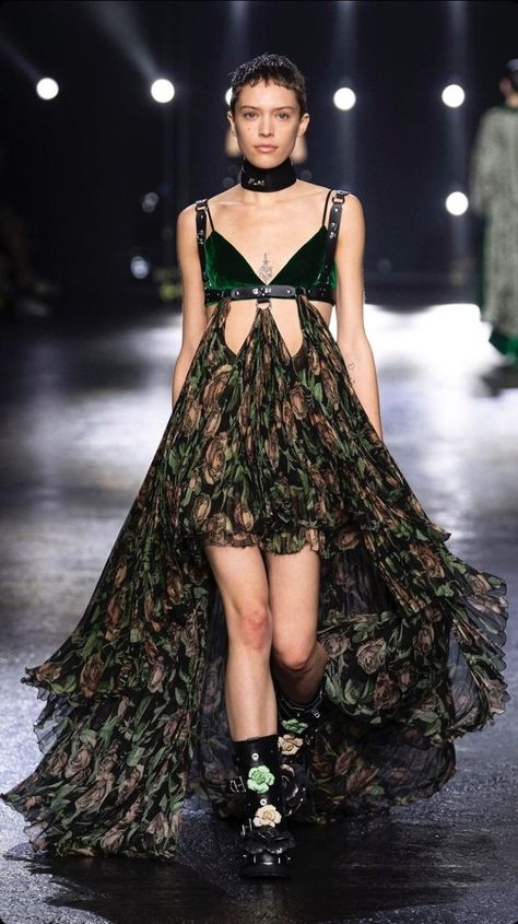 Roberto Cavalli 2000s Runway, Roberto Cavalli Dress Vintage, Robert Cavalli, Roberto Cavalli 2004, Roberto Cavalli Archive, Roberto Cavalli Fall 2022, Runway Dresses, Roberto Cavalli, Designer Wear