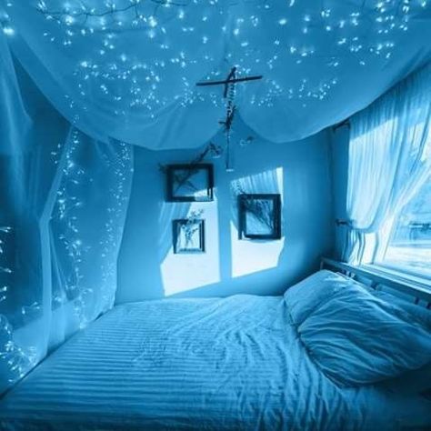 Whimsical Ocean Bedroom, Aqua Room Aesthetic, Water Bedroom Ideas, Deep Sea Bedroom Ideas, Ocean Core Aesthetic Bedroom, Ocean Blue Room Aesthetic, Ice Themed Bedroom, Deep Sea Bedroom Aesthetic, Water Themed Room Aesthetic