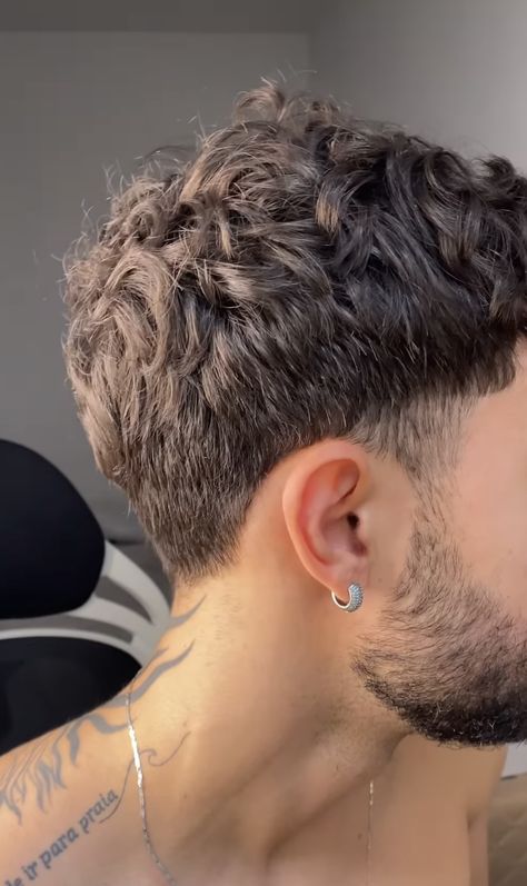 Tapered Curly Hair Men, Curly Hair Taper Men, Men’s Curly Hair Low Taper Fade, Long Hair Taper Fade For Men, Haircuts For Guys With Wavy Hair, Long Hair With Fade, Low Mullet Fade, Thick Hair Styles For Men, Men’s Short Fade Mullet