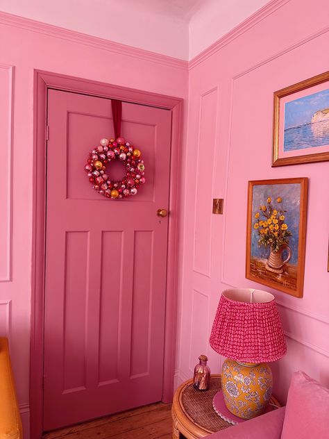 Pink living room - second hand, traditional, vintage, colourful interiors Goddess Bedroom, Colorful Condo, Pink Entryway, Colourful Interiors, Hall Colour, Pink Living Room, Pastel House, Red Decor, Christmas Decorations For The Home