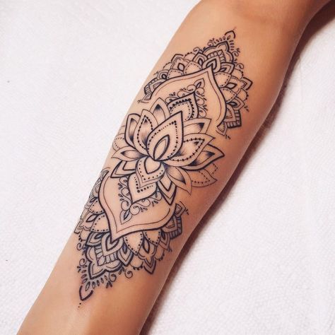 Inside Forearm Tattoo Women Mandala, Mandala Forearm Tattoo For Women, Mandala Flower Tattoos Forearm, Mandala Forearm Tattoo, Forearm Mandala Tattoo, Tattoo Bein Frau, Lace Sleeve Tattoos, Mandala Wrist Tattoo, Inside Of Arm Tattoo